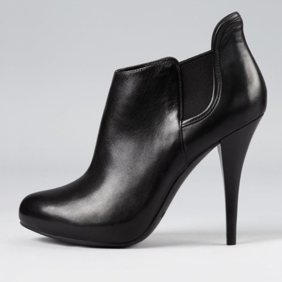 Guess Shoes - NWOT GUESS Leather Platform Ankle Heeled Boots 8.5